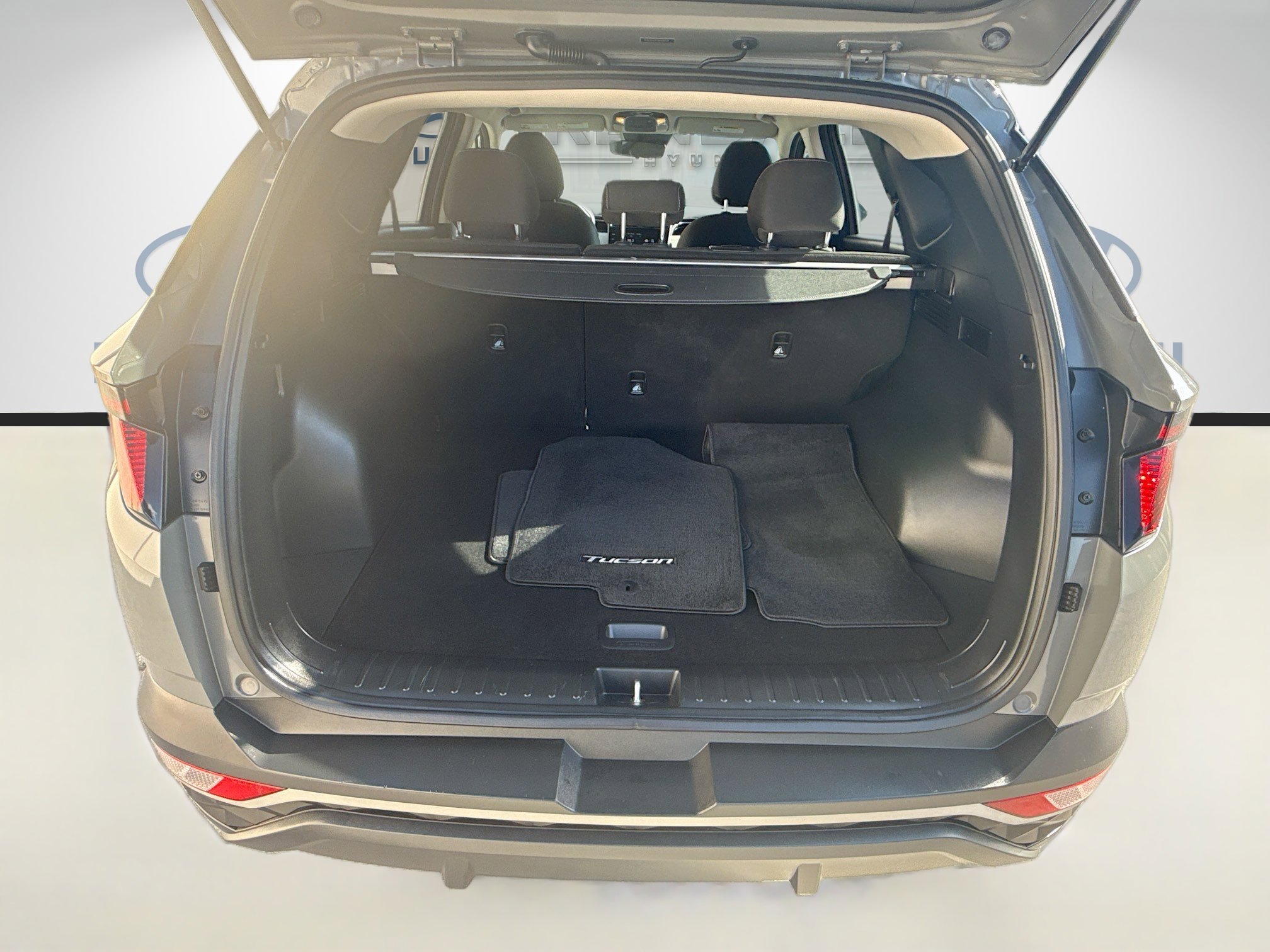 Used 2024 Hampton Gray Hyundai SE image 23