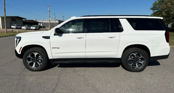 Used 2026 Summit White GMC AT4 image 5