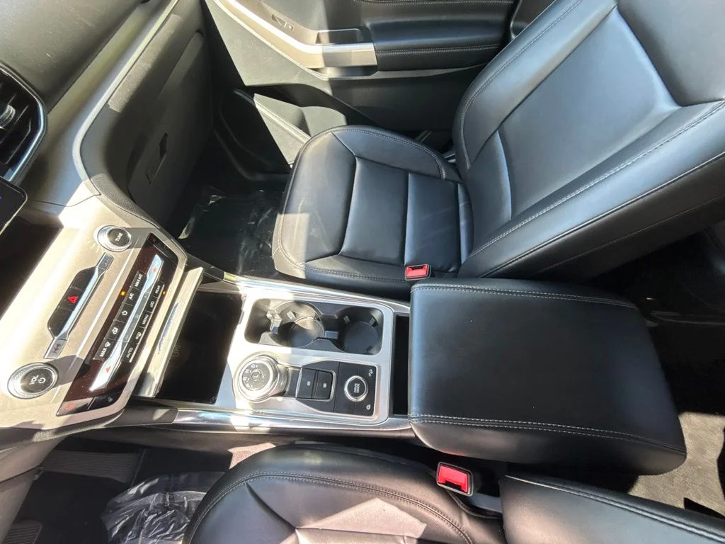 Used 2023 White Ford XLT image 17