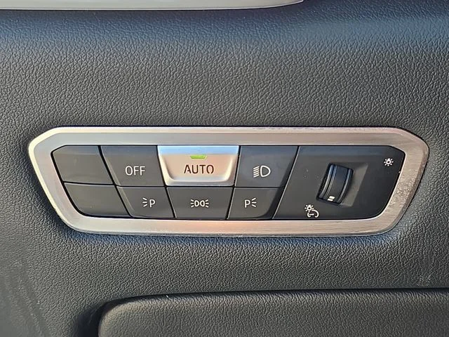 Used 2023 White BMW M50i image 21