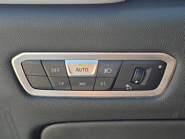Used 2023 White BMW M50i image 21