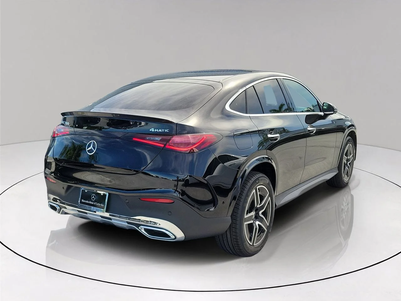 New 2027 Black Mercedes-Benz GLC 300 image 4
