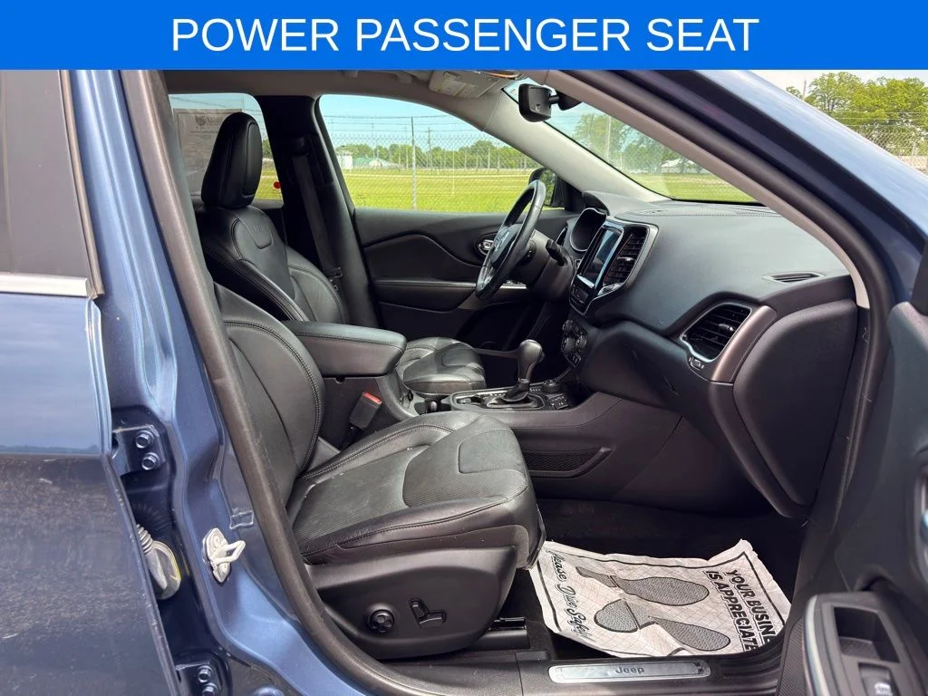 Used 2020 Blue Jeep Limited image 3