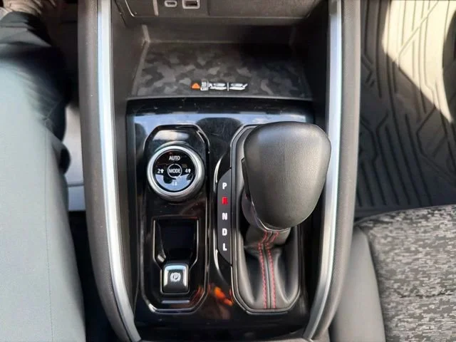 2023 Chevrolet Colorado Z71 - Photo 28