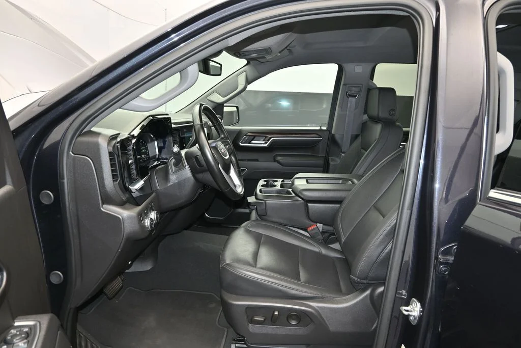 Used 2025 Silver GMC SLT image 15
