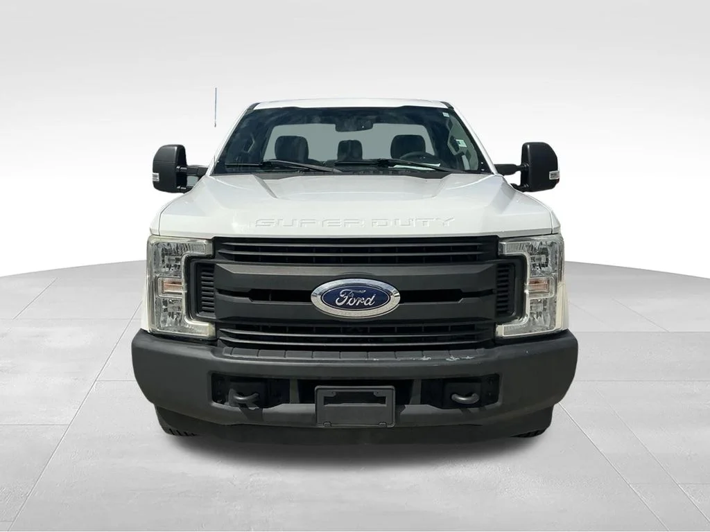 Used 2018 White Ford XL image 13