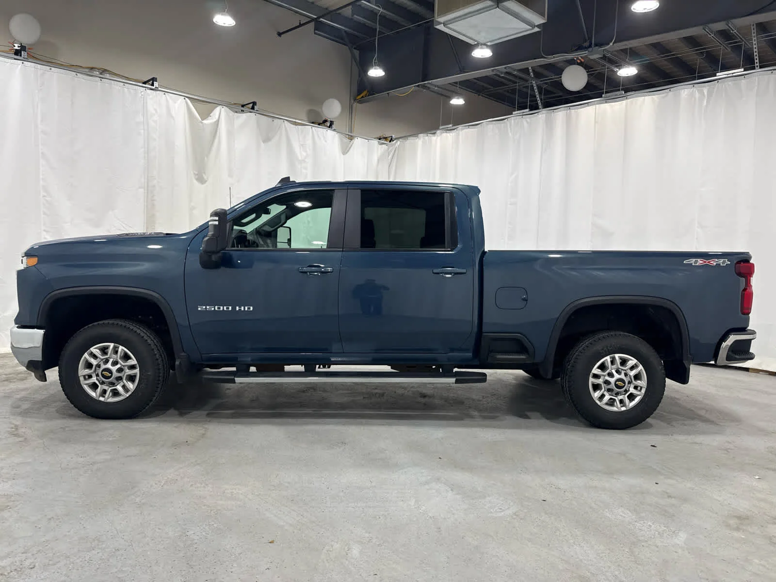 Used 2026 Lakeshore Blue Metallic Chevrolet LT image 2