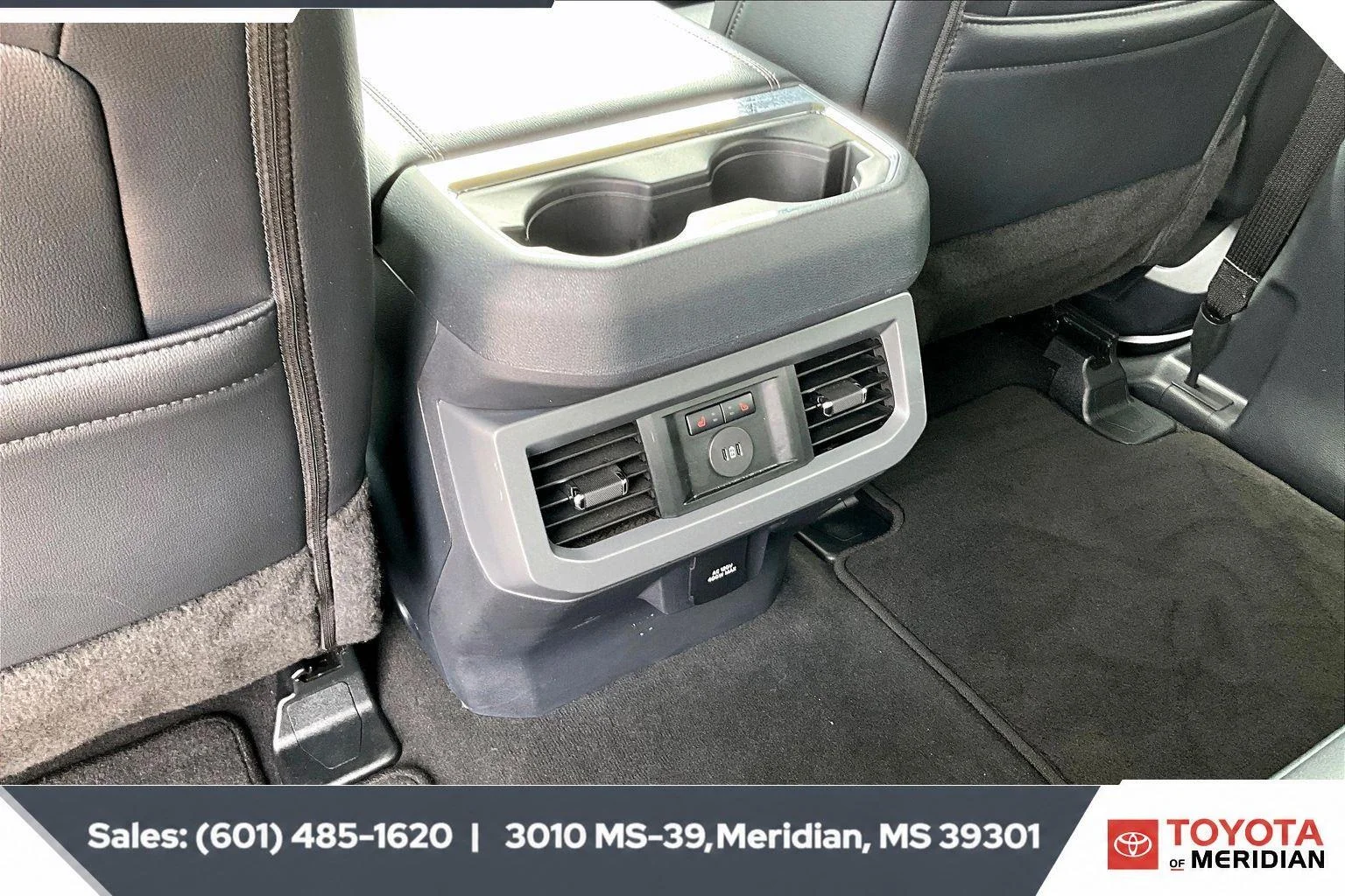 Used 2026 Oxford White Ford Lariat image 24