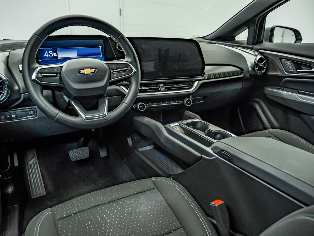 Used 2025 Sterling Gray Metallic Chevrolet LT image 29