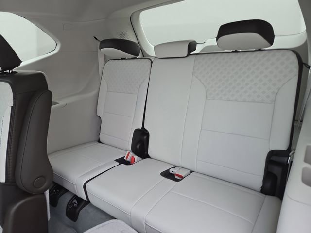 2026 GMC Acadia Denali - Photo 24