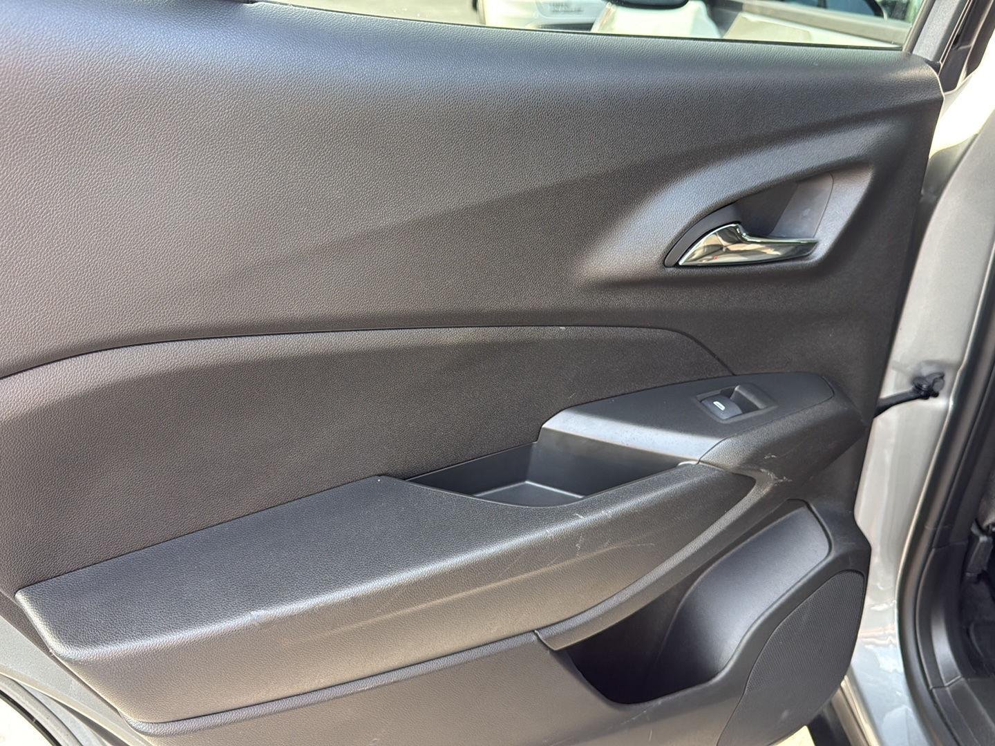 2025 Chevrolet Trax LT - Photo 24