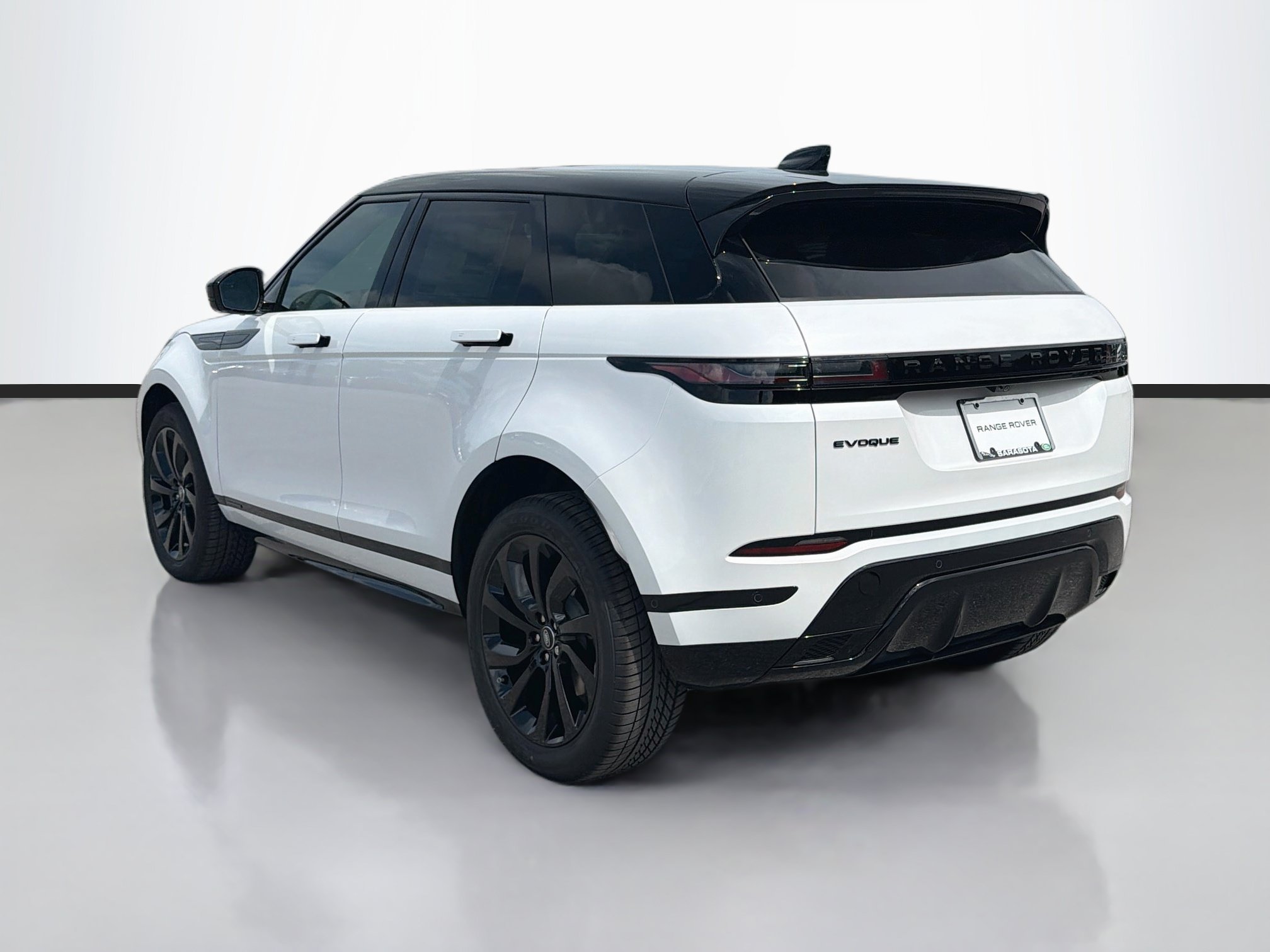 New 2026 Ostuni Pearl White Land Rover Hoxton Edition image 3