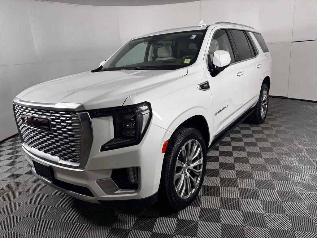 Used 2021 White Frost Tri-Coat GMC Denali image 9