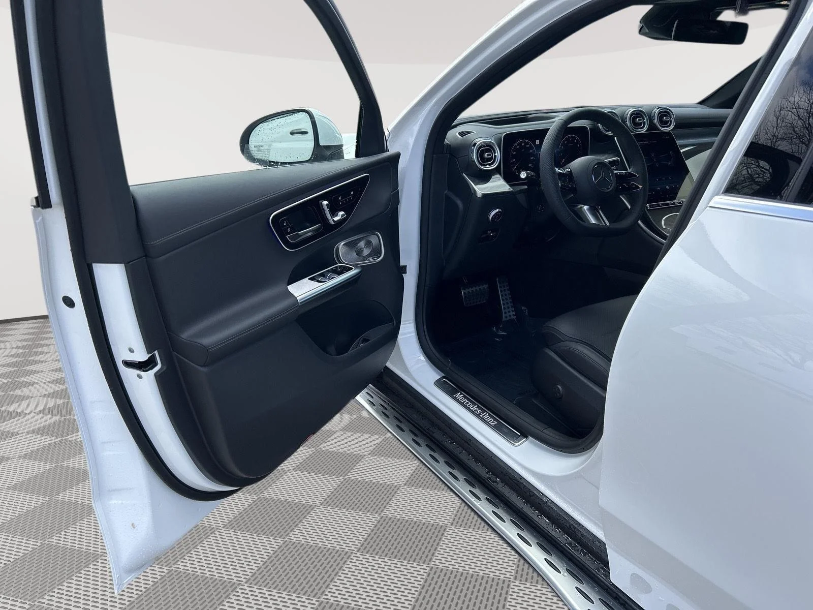 New 2026 Polar White Mercedes-Benz GLC 300 image 12