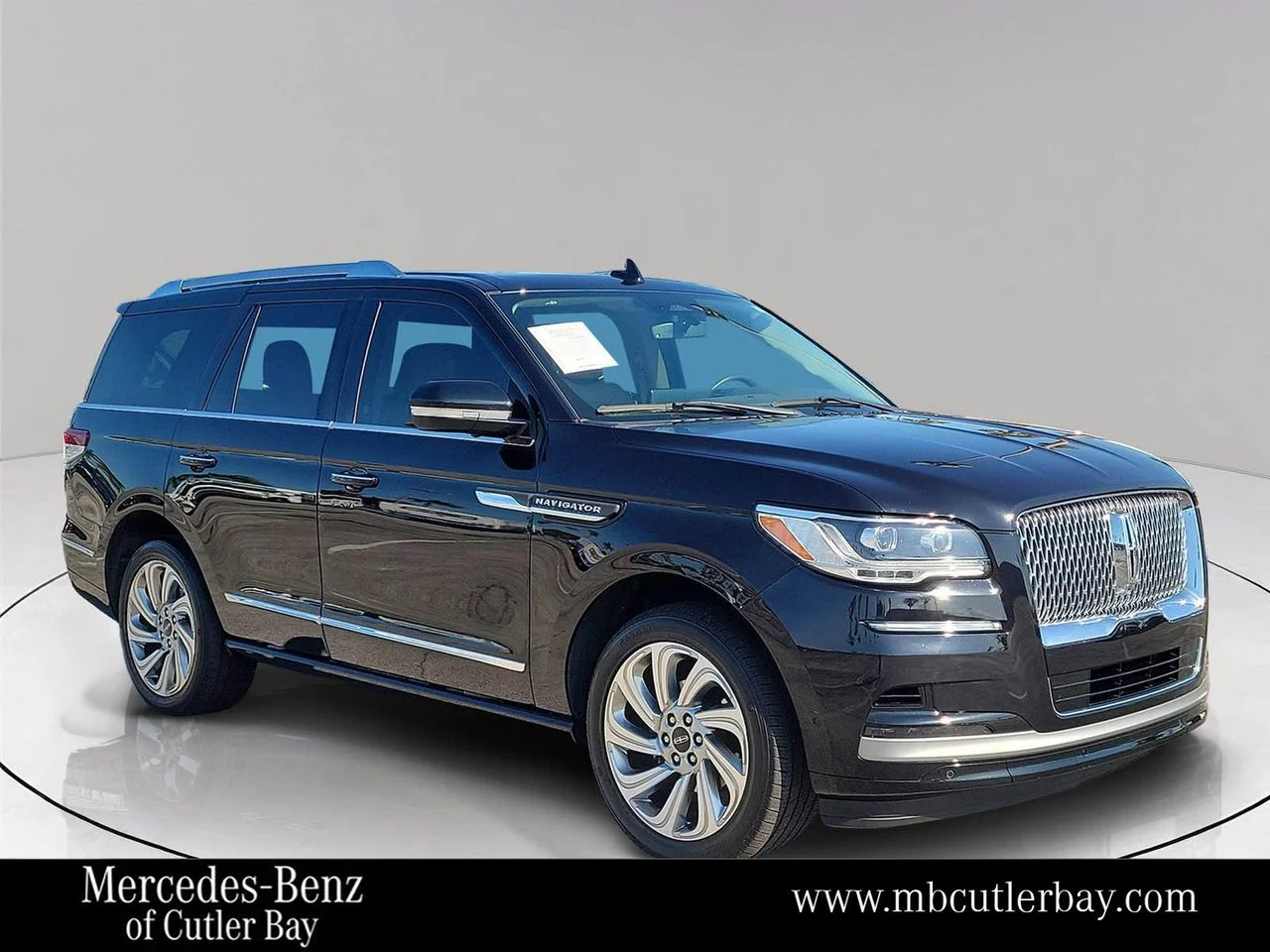 2024 Lincoln Navigator Premiere AWD's photo