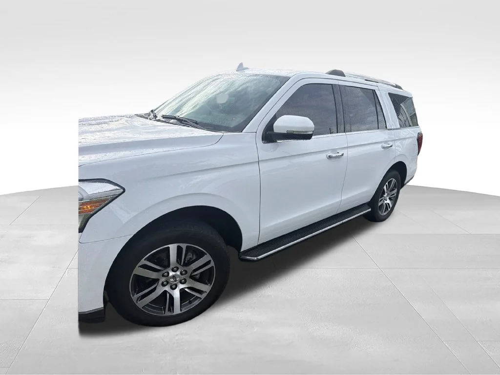 Used 2022 White Ford Limited image 2