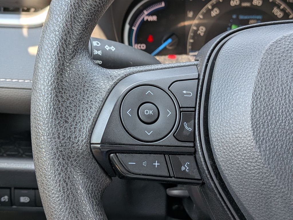 Certified Used 2025 Silver Toyota XLE image 21