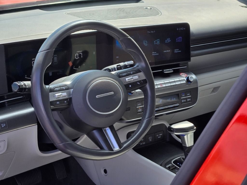Used 2025 Orange Pearl Hyundai SEL image 22
