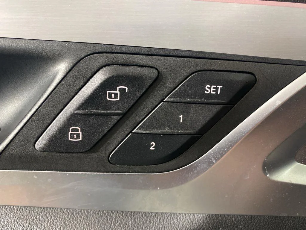 Used 2022 Dark Graphite BMW xDrive30i image 30