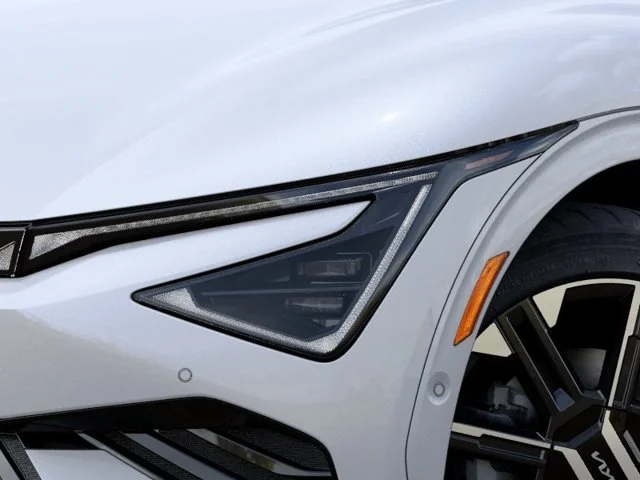 New 2026 Glacial White Pearl Kia GT-Line image 10