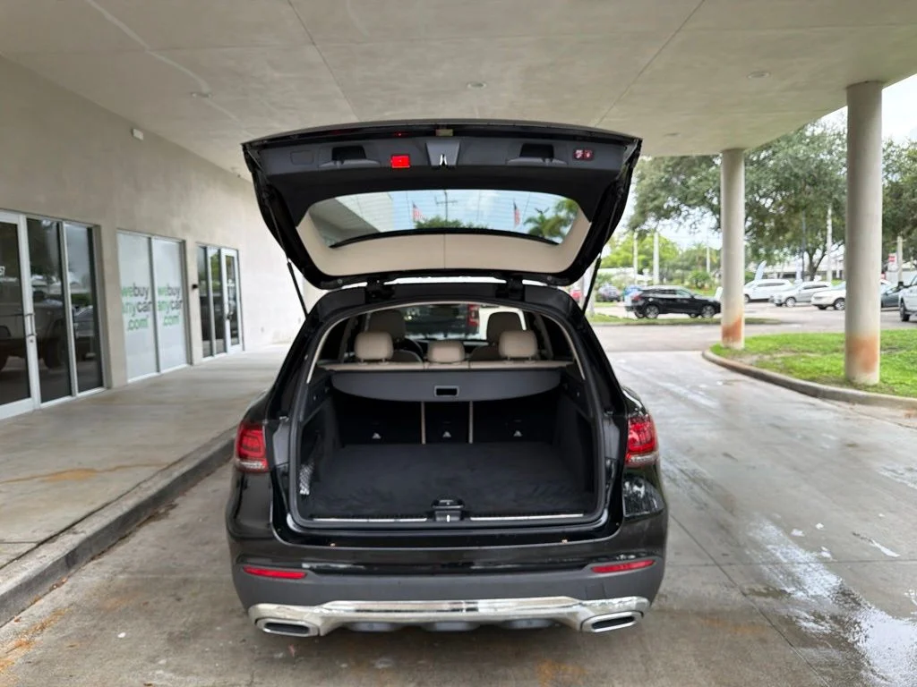 Used 2020 Black Mercedes-Benz GLC 300 image 38