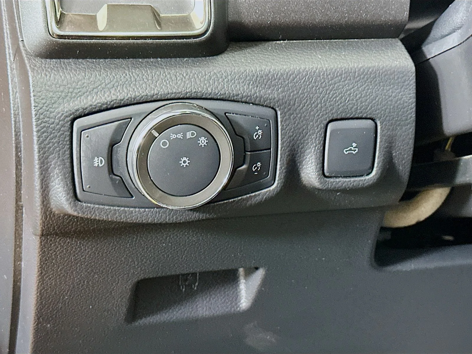 Used 2022 Orange Ford Lariat image 10