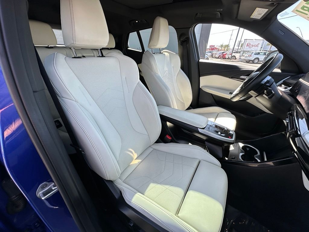 Used 2026 Blue BMW xDrive28i image 19