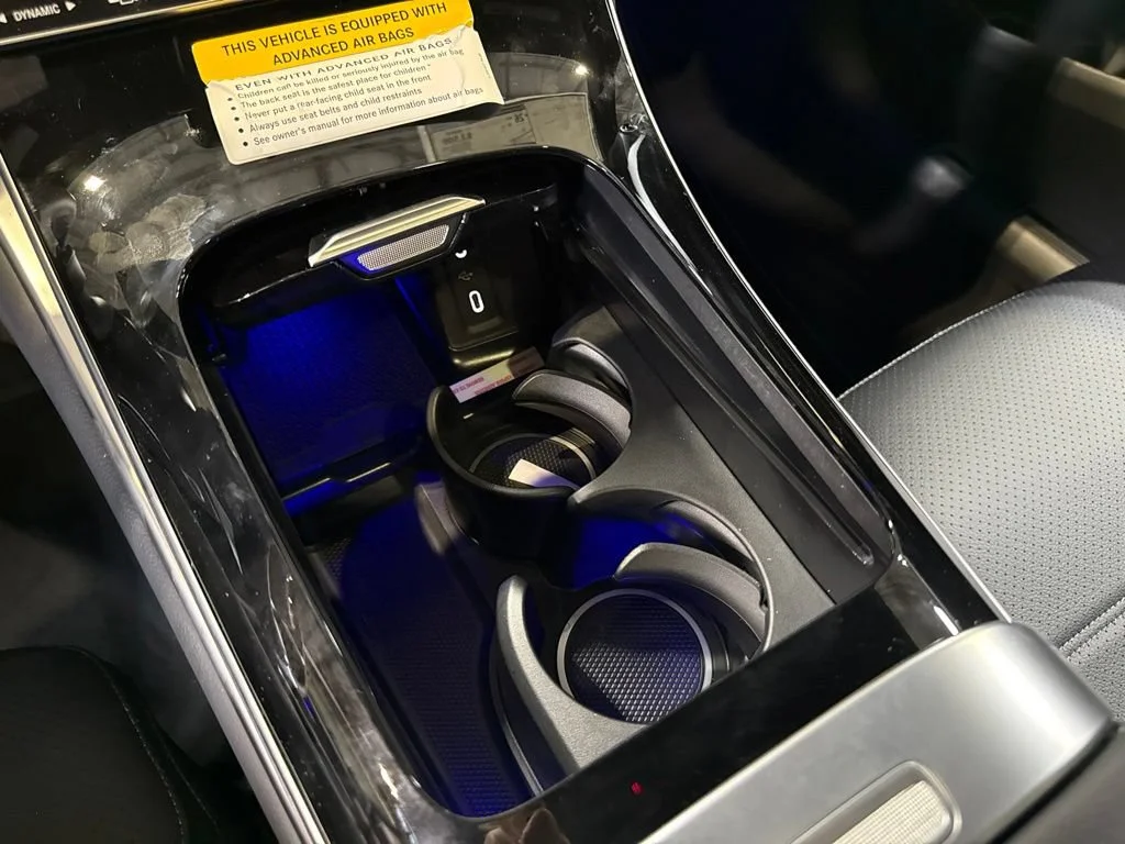 New 2027 Graphite Grey Metallic Mercedes-Benz GLC 300 image 26