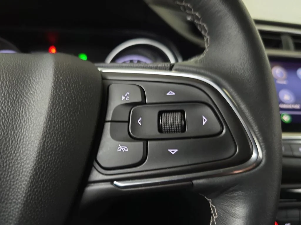 Used 2023 Black Buick Preferred image 20