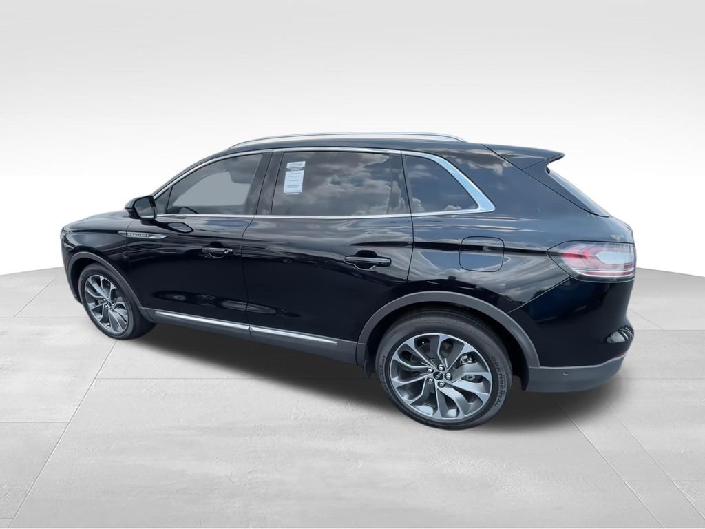 Used 2023 Black Lincoln Reserve image 6