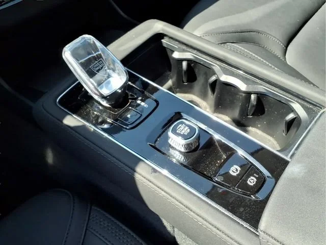 Used 2026  Volvo Plus image 9