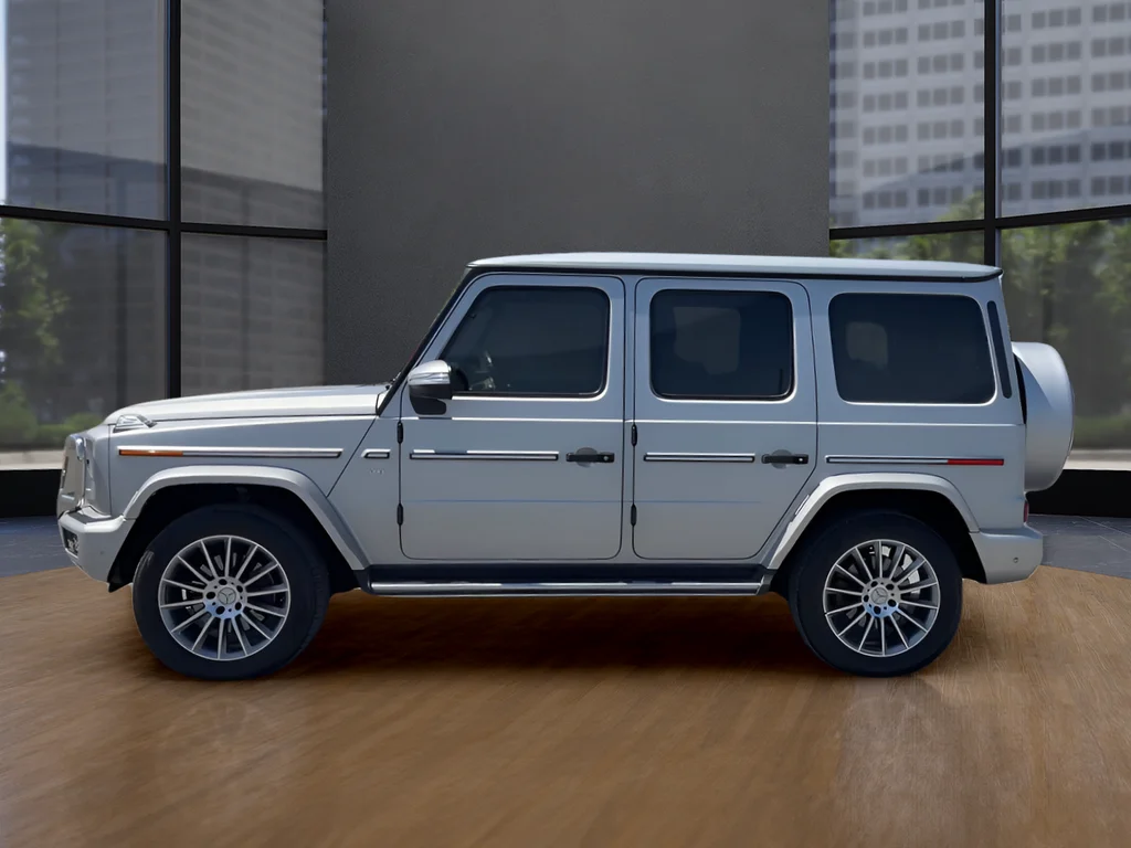 Used 2022 White Mercedes-Benz G 550 image 8