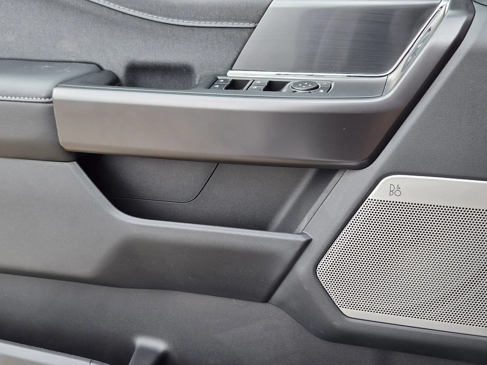 New 2026 Oxford White Ford Lariat® image 15