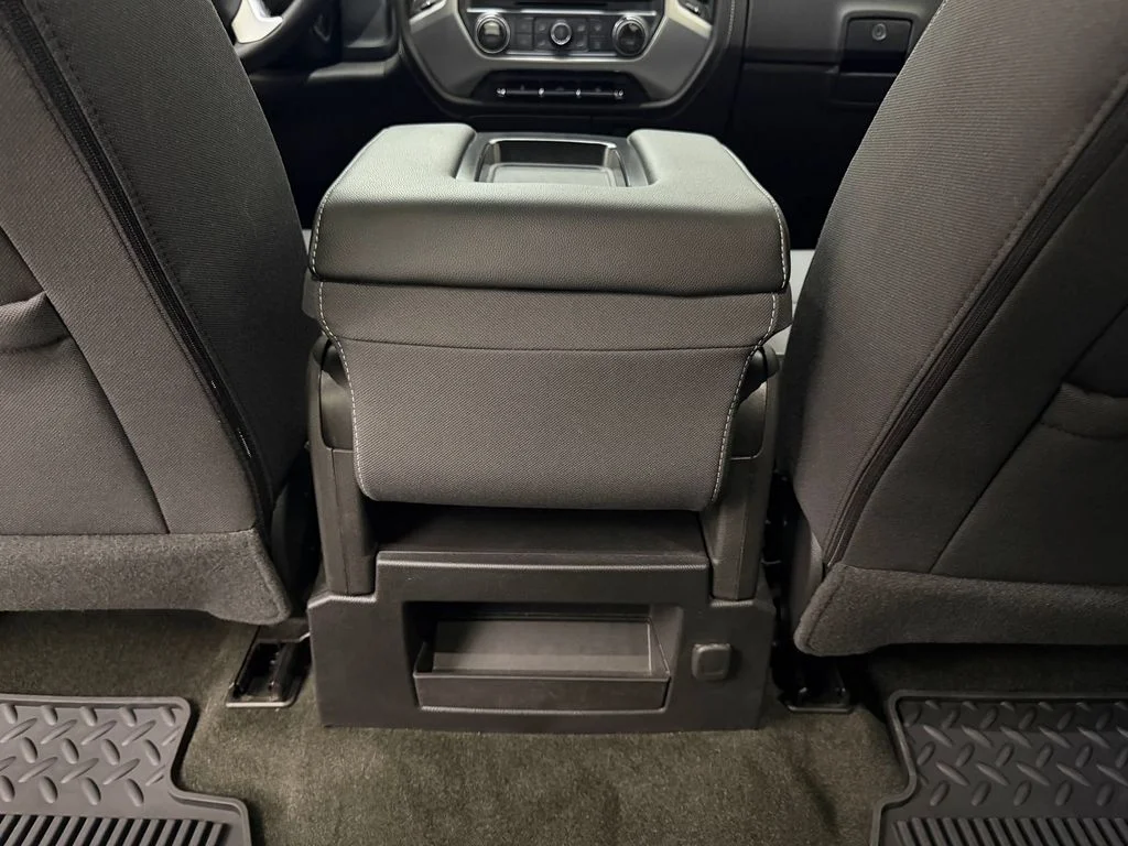 Used 2018 Summit White GMC SLE image 27