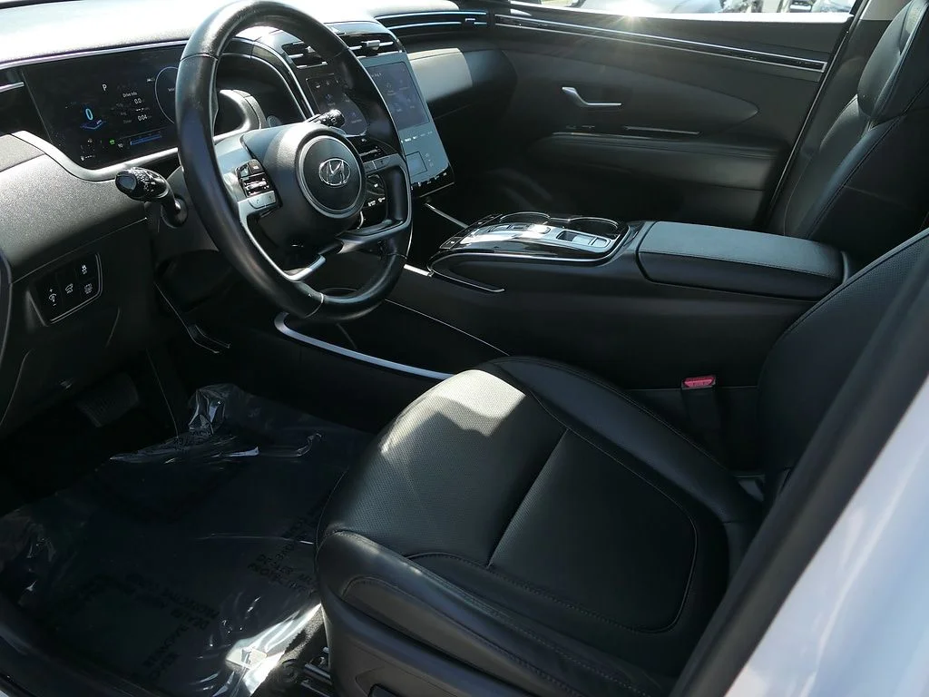 Used 2024 White Hyundai SEL Convenience image 12