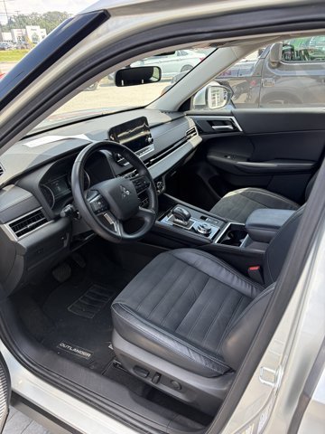Used 2022 Alloy Silver Metallic Mitsubishi SE image 3