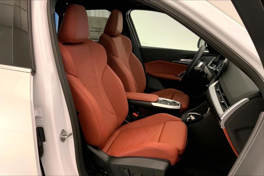 New 2027 Mineral White Metallic BMW xDrive28i image 7