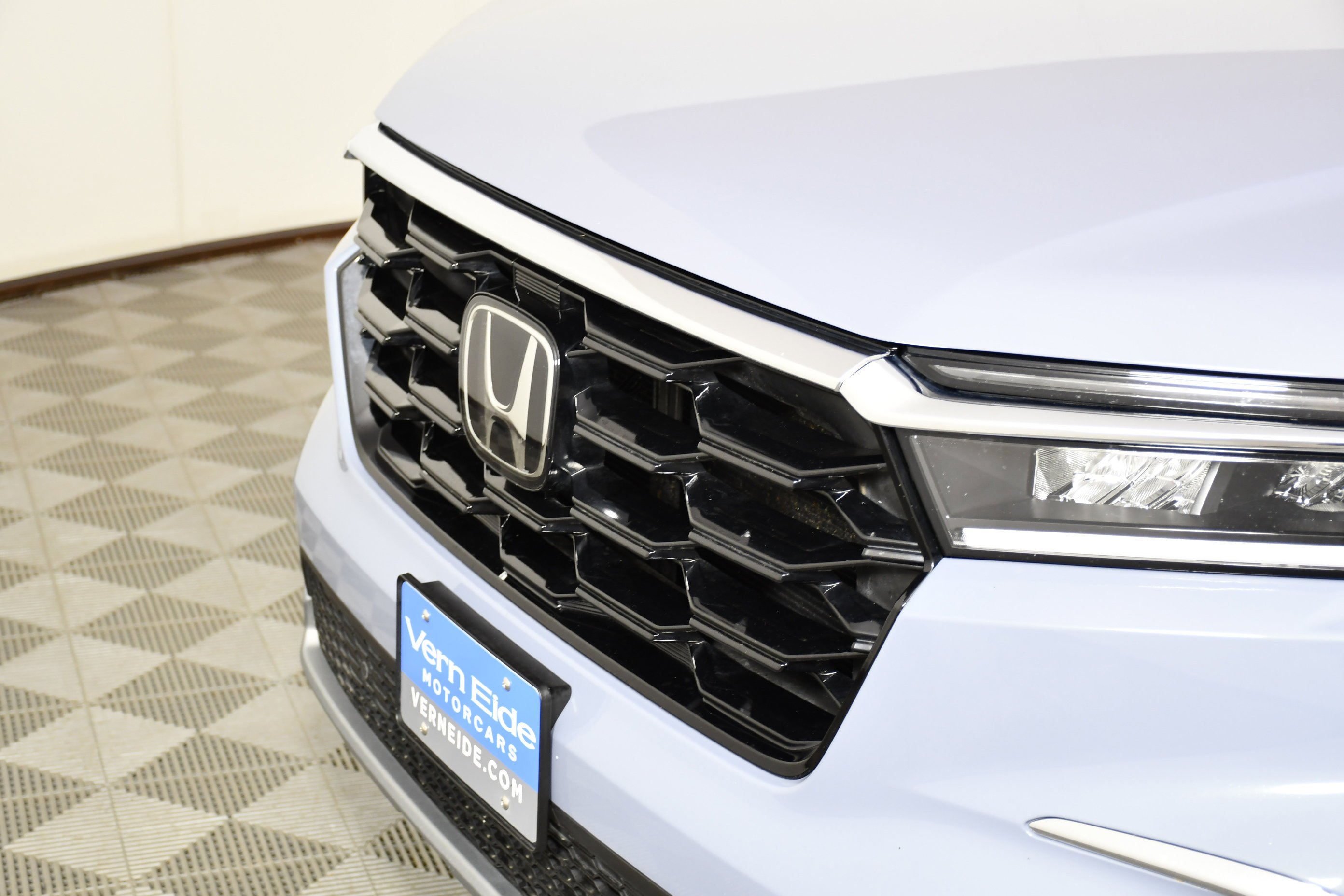 Certified Used 2025 Sonic Gray Pearl Honda AWD TRG image 11