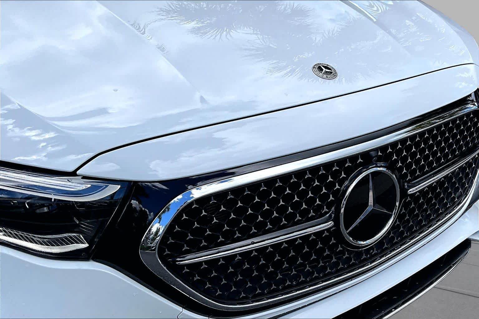 Used 2026 MANUFAKTUR Moonlight White Metallic Mercedes-Benz E 350 image 29