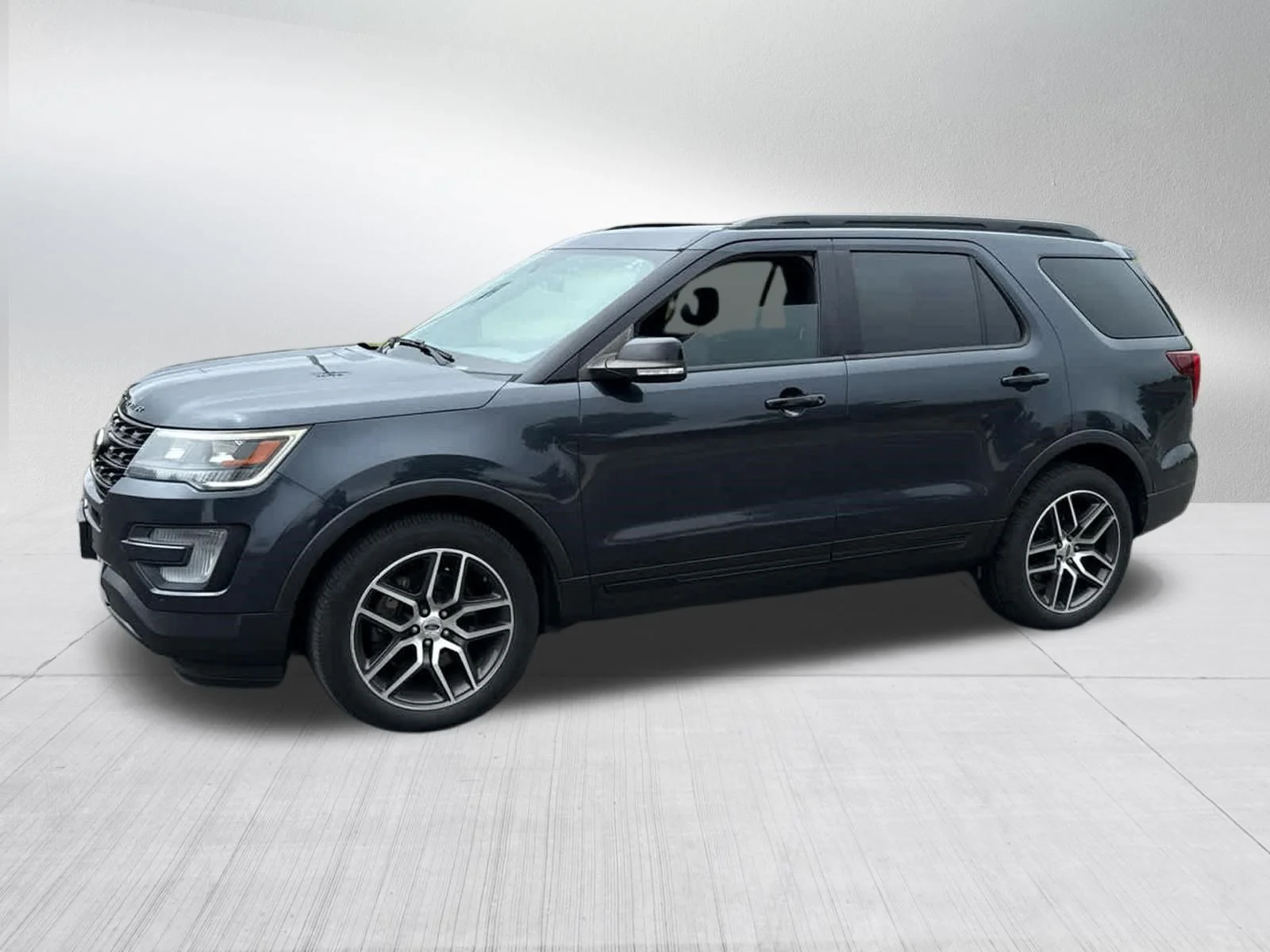 Used 2017 Smoked Quartz Metallic Tinted Clearcoat Ford Sport image 5