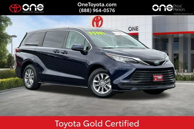 2022 Toyota Sienna LE