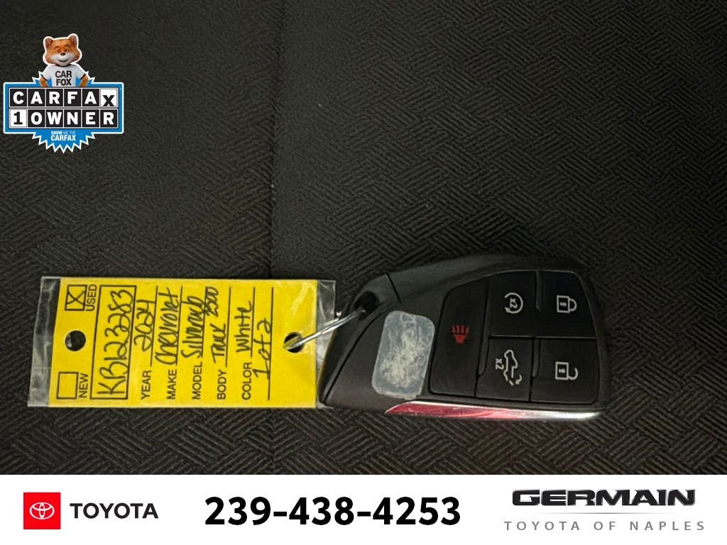 Used 2024 White Chevrolet Custom image 28