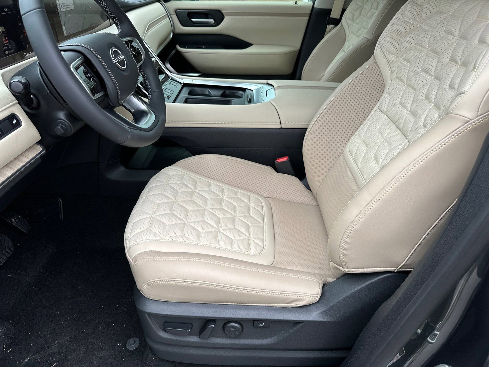 New 2026 White Nissan Platinum Reserve image 9