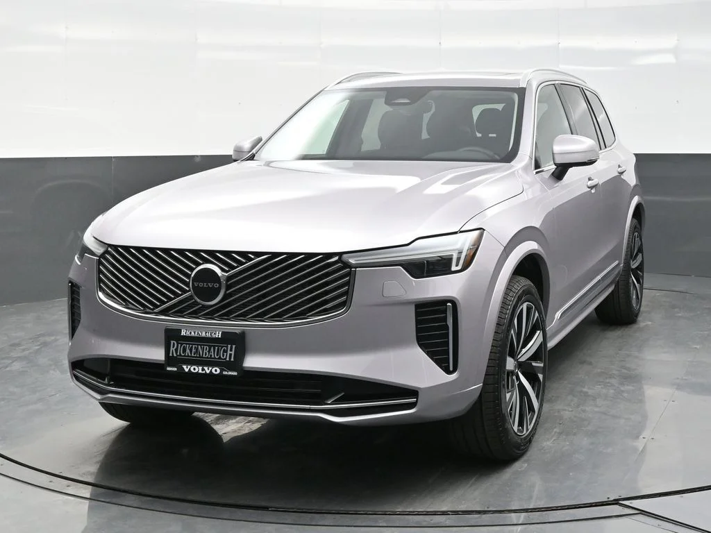 Used 2026 Aurora Silver Volvo Core image 2