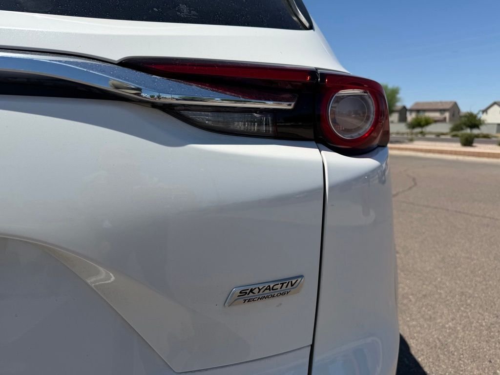 Used 2017 White Mazda Signature image 5