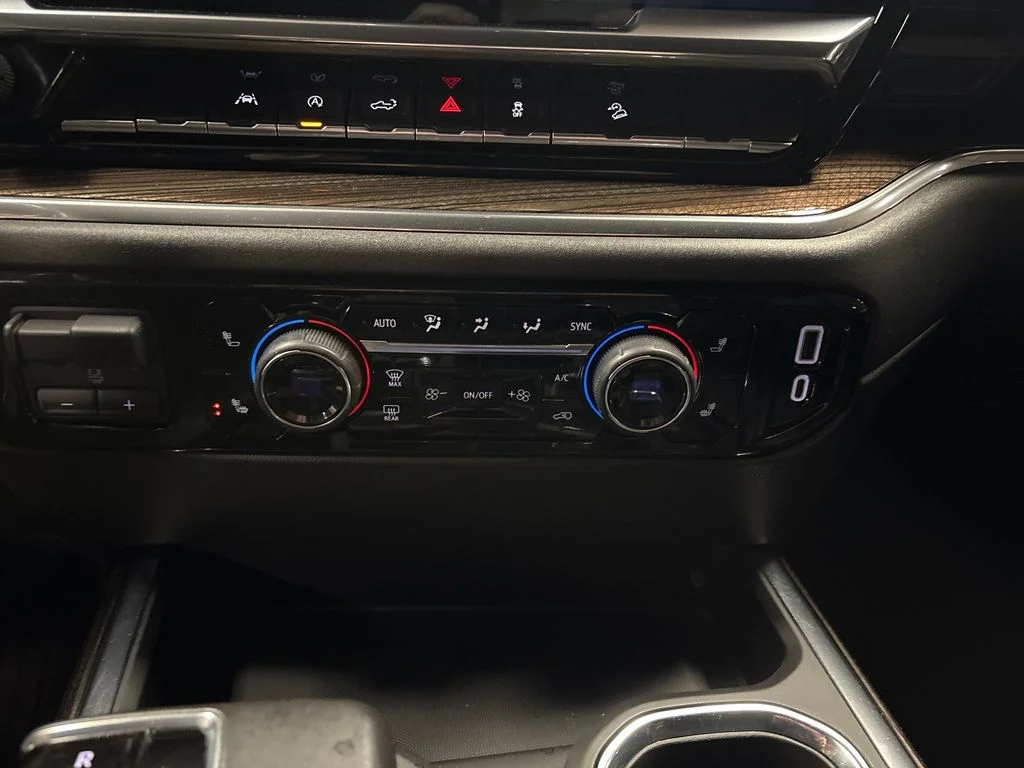 Used 2022  Chevrolet RST image 19
