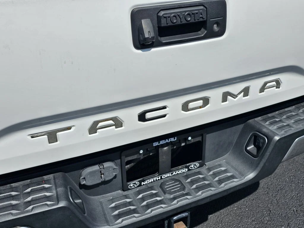 Used 2017 White Toyota SR5 image 8