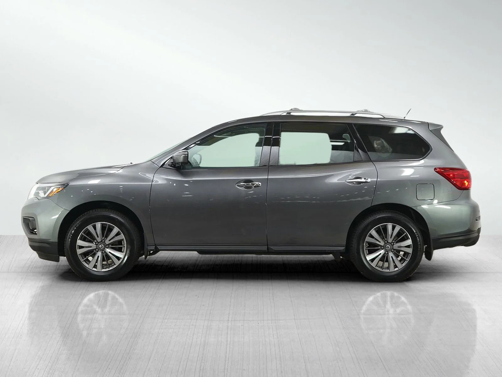 Used 2017 Nissan Pathfinder SL with VIN 5N1DR2MM0HC901908 for sale in Wayzata, MN