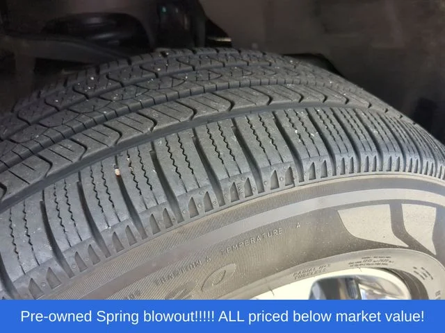Used 2022 Blue Ford Lariat image 19