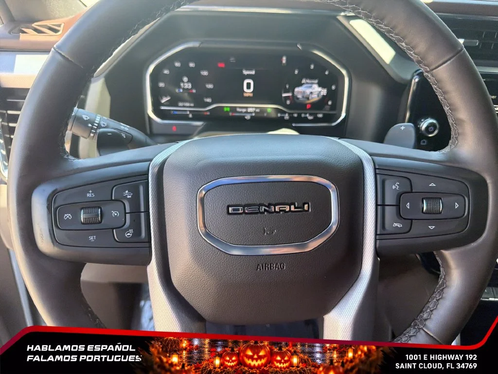 Used 2025 White Frost Tricoat GMC Denali image 20